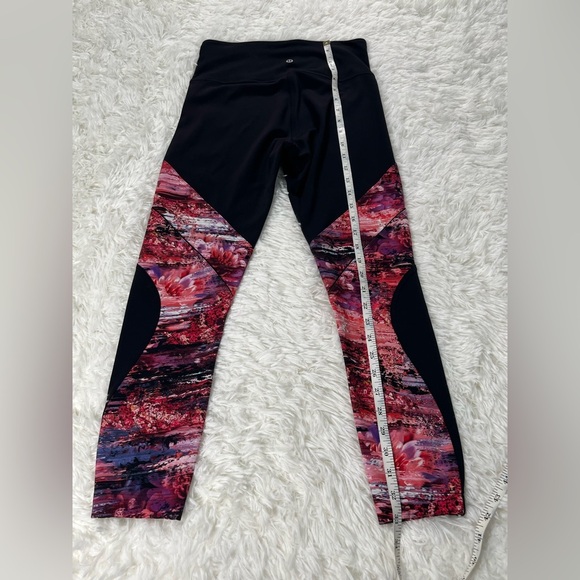 Lululemon | Sweat & Repeat Tight 28 Leggings | Black / Dahliascape Multi - Picture 8 of 8